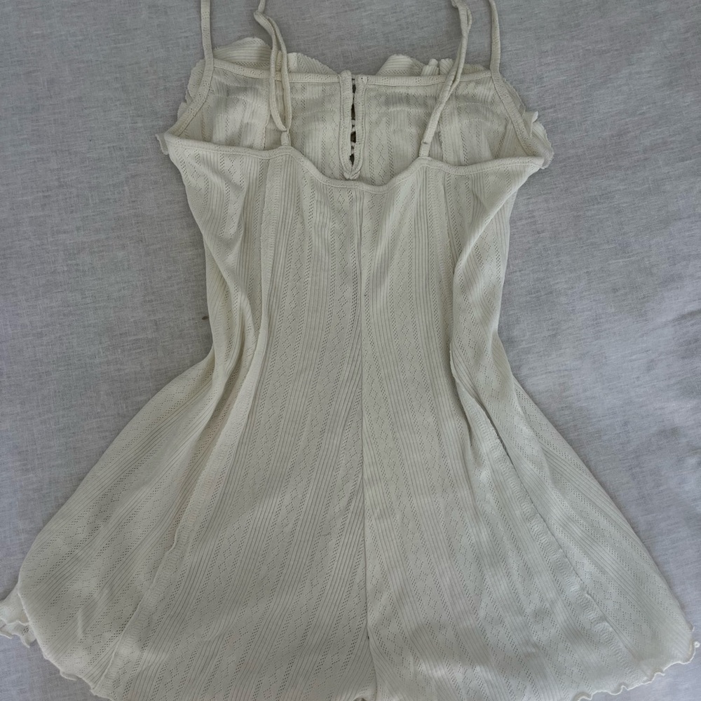 Cream Ruffled Knit Romper - Picture 2 of 3